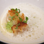 Simplicité - ランチコース 12100円 の帆立焼き 枝豆リゾット 貝の出汁のスープ 生姜の香り