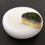 Simplicité - ランチコース 12100円 のキャビアサブレブルトン