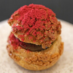 Simplicité - ランチコース 12100円 のほうじ茶のシュークリーム ラズベリーパウダー