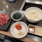 焼肉虎 - 