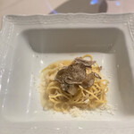 ラ・リリアーナ - きのことサマートリュフの手打ちパスタ