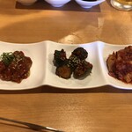 炭火焼肉エイト - キムチちゃん
鶴橋の隣り、桃谷だけあって美味いノンやん。