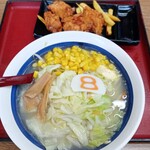 8番らーめん - 料理写真: