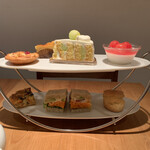 お茶とお菓子まやんち - 久しぶりのアフタヌーンティー。昔は三段トレーだった時期も