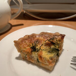 お茶とお菓子まやんち - サーモンキッシュ。自分史上最高に美味しいキッシュです