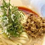 Ramen FeeL - 挽肉と辣油で坦々風の濃厚さ