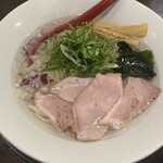 金町製麺 - 冷たい鮮魚の塩そば（麺半）