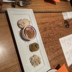 CHEESE KITCHEN RACLER - 前菜盛り合わせ　レバームース、鴨、ライスボール、チーズポテサラ