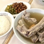 Song Fa - ご飯と減菜･ピーナッツを付けた