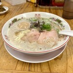 福間ラーメンろくでなし - こってりの味玉ラーメン950円！