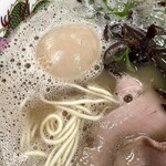 福間ラーメンろくでなし - こってりの味玉ラーメン950円！