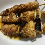 炭火やきとり 鳥信 - ねぎまともも（タレ）