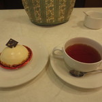 ティーパレス ゴンチャロフ - ショコラブランのムース　ドリンクセット