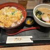 名代カレーうどん きらく アクロスモール店