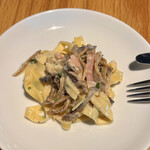 ラ・テラッツァ 芦ノ湖 - パスタのクリームが超濃厚！美味しかった〜
      こちらのお店、ピザだけじゃなくパスタもちゃんと美味しいんですよ