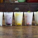 カリーショップくじら - 濃厚フルーツラッシー