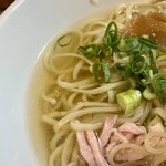 中華そば いぶき - よく冷えたイリコ出汁が最高！