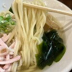 中華そば いぶき - 麺も絶品スープに良く合います。