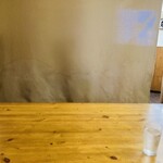 宴友夜 - 座敷はスクリーンで仕切られています