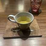リョウリヤ ステファン パンテル - ノンカフェインにて、カモミールティー