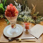 グレープショップ ココロ - ほほえみパフェ