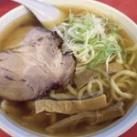 一品香 - ラーメンデフォルト。太めのシナチクもgood！