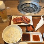 お肉屋さんのひとり焼肉 - 