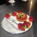 ラ ターブル ドゥ ジョエル・ロブション - 事前予約しておいたホールケーキ