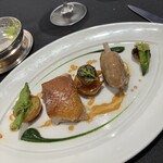 ラ ターブル ドゥ ジョエル・ロブション - メイン(私) 香ばしく焼き上げた京鴨モモ肉のコンフィ　野菜のエテュベと共に