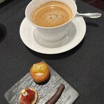 ラ ターブル ドゥ ジョエル・ロブション - コーヒー