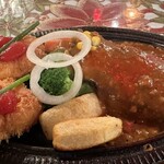 レストラン やまがた - カニクリームコロッケとハンバーグステーキの盛合わせ