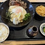 本格手打うどん 大河 - 卵肉うどん