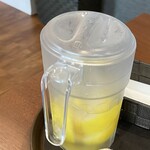 Catman Cafe - レモン水