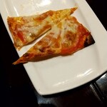 イチャリバルアットホーム - アンチョビとトマトのピザ