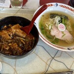 麻婆食堂 福笑い - 中華そばと麻婆丼セット（女性限定…だけどボリューミー）