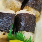 むさし ekie2階売店 - 俵むすびもご飯がしっかり旨い！！