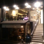 IL GENTILE - ビル２階のガラス張りのお店です