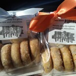 Sweets house PIMAL - サブレ２種類　プレーンとヘーゼルナッツ　サクフワな噛み応えです　甘すぎず、かなり美味しい　賞味期限か2週間弱なので、贈答には日付注意⚠️