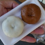 へそまんじゅう本舗 - 出来たて黒白まんじゅう