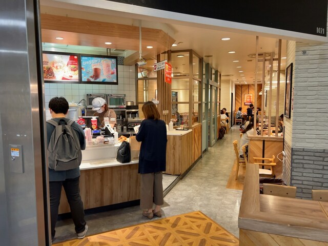 Mister Donut Shinsapporo Deyuo Shoppu photo 4