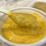 ムゲンフーズ・スズカ - ボボデカマラオ。キャッサバ芋ペーストのクリーミーなシチューみたいな料理