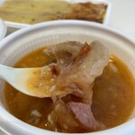 ムゲンフーズ・スズカ - カルドデモコト。牛スネ肉のとろとろ煮込み。結構ヘビー