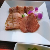 叙々苑 有楽町マリオン店 - 肉
