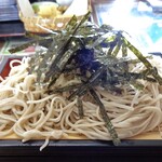 霧立亭 - 「そばかま天付きザルそば（ねむり雪そば）」の蕎麦