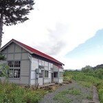 霧立亭 - 【参考】添牛内駅舎 ＆ ホーム跡