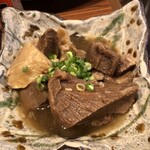 焼肉ホルモンかたひら - 牛すじ煮込み1400円くらい