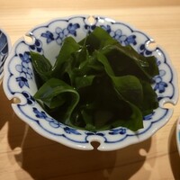 鮨 由う - ワカメ