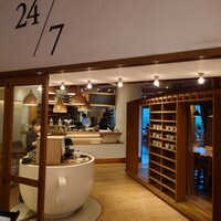 24/7 restaurant - 入口