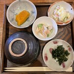 囲炉裏料理わ - 先に出てくる小鉢