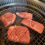 和牛放題の殿堂 宇田川町 肉屋横丁 - 